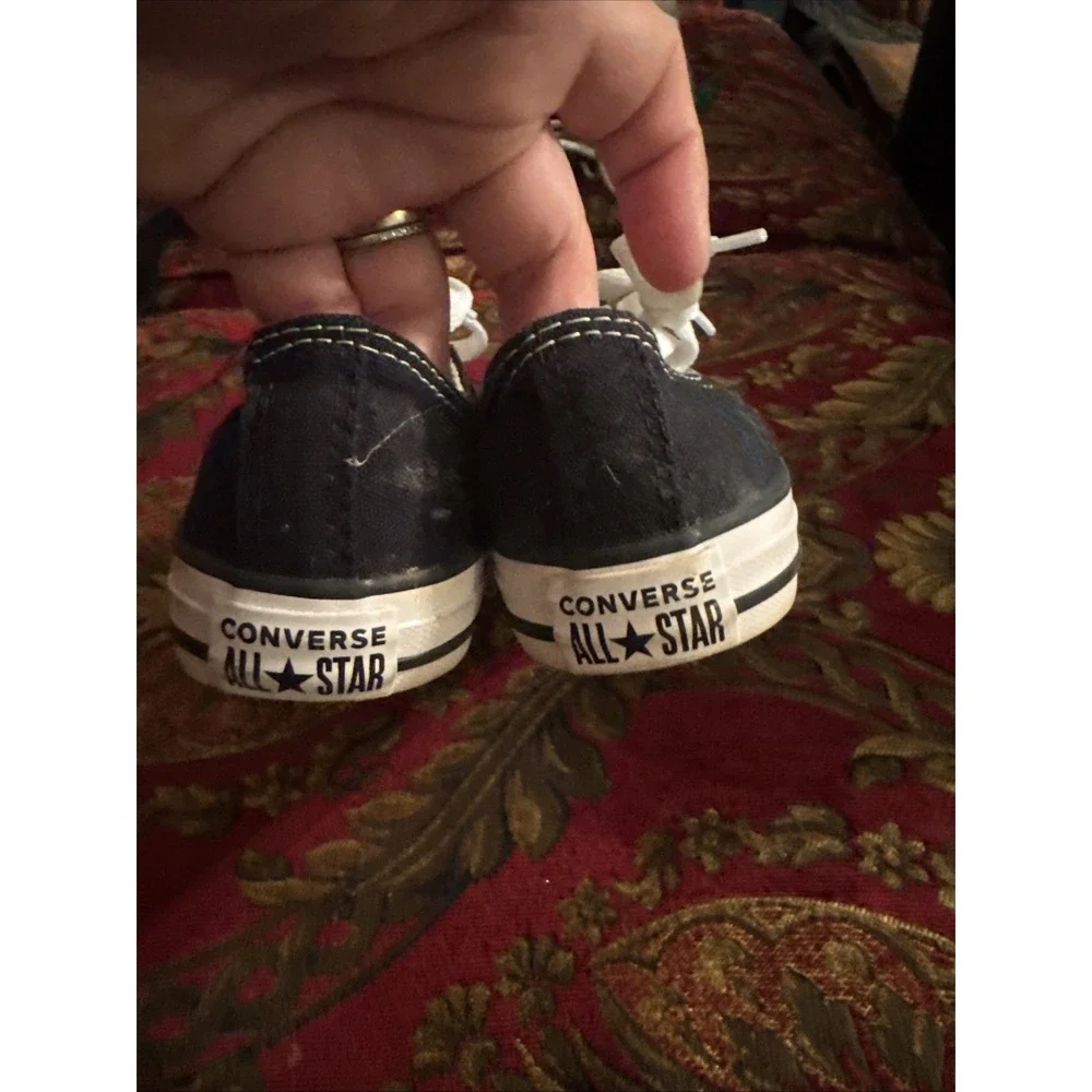 Converse black low top sneakers size 3 Kids